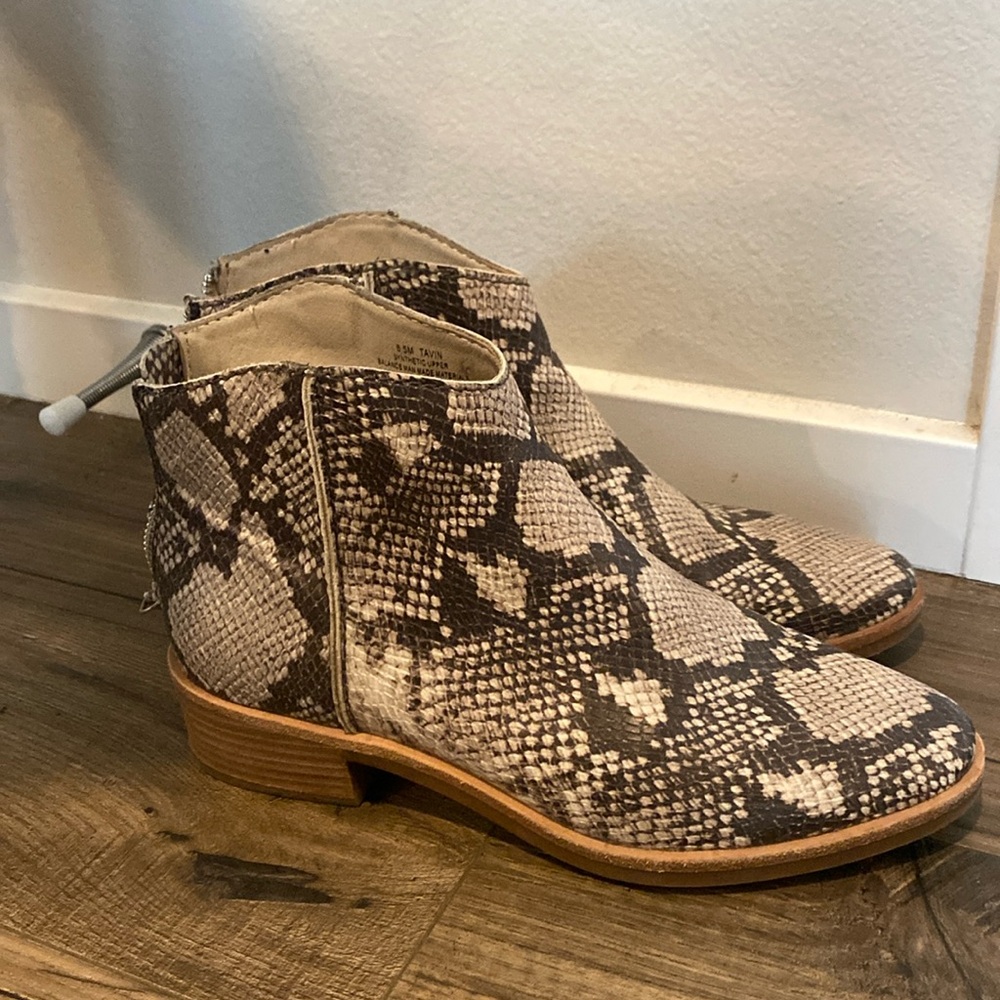 Dolce vita ankle booties. Size 6.5
